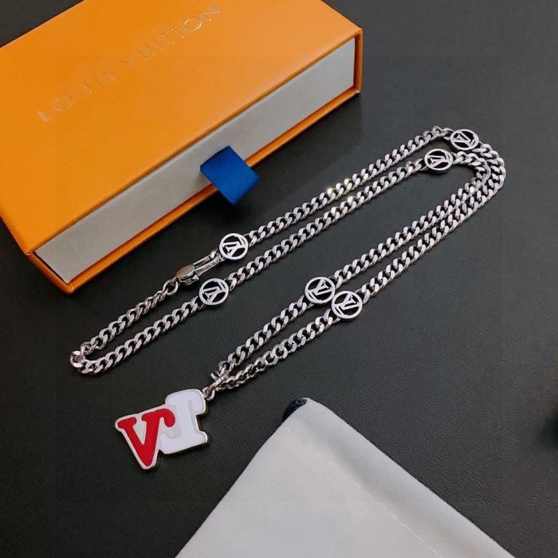 Versatile Louis Vuitton Necklaces 247781