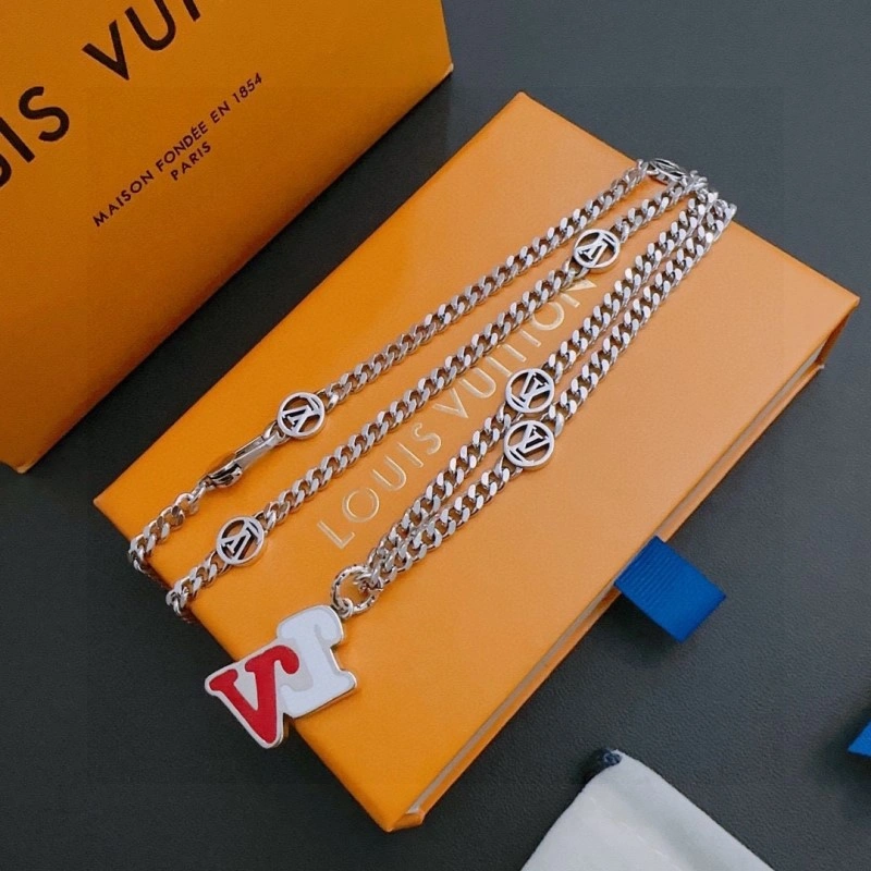 Versatile Louis Vuitton Necklaces 247781