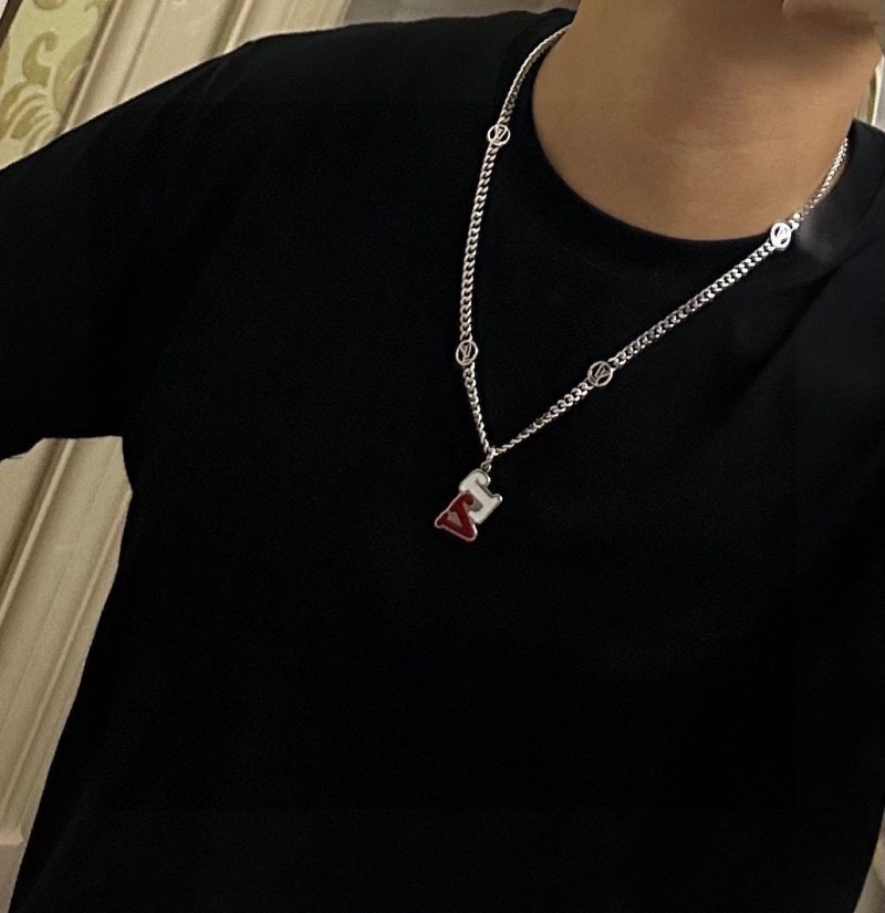 Versatile Louis Vuitton Necklaces 247781