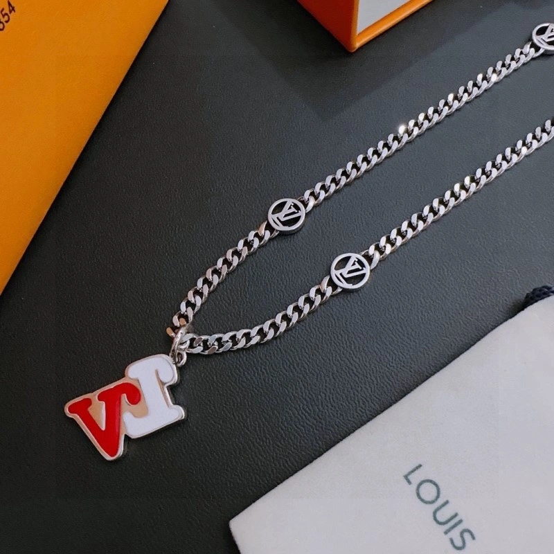 Versatile Louis Vuitton Necklaces 247781