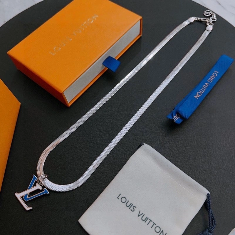Stylish Louis Vuitton Necklaces 247783