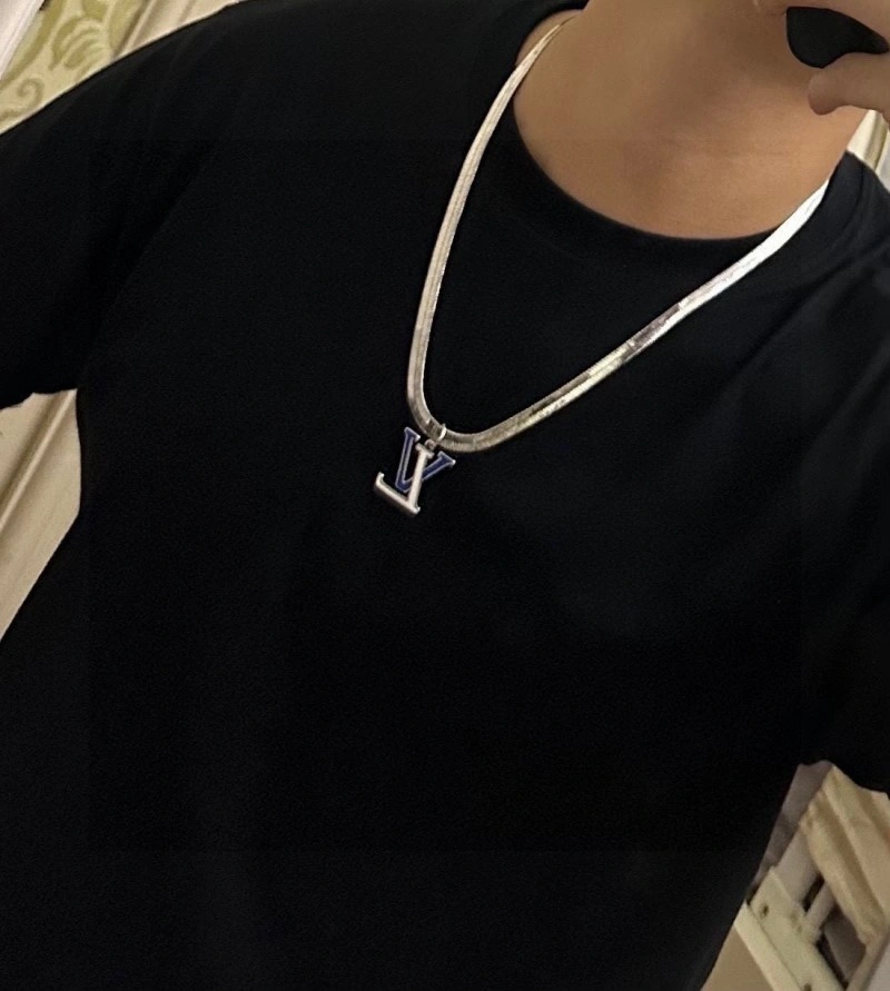 Stylish Louis Vuitton Necklaces 247783