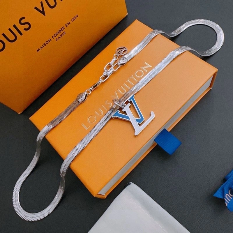 Stylish Louis Vuitton Necklaces 247783