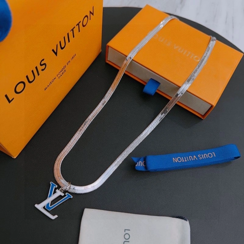 Stylish Louis Vuitton Necklaces 247783