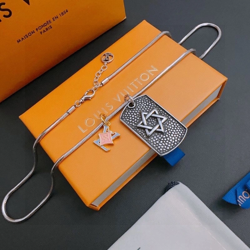 Louis Vuitton Necklaces Comfortable 247771