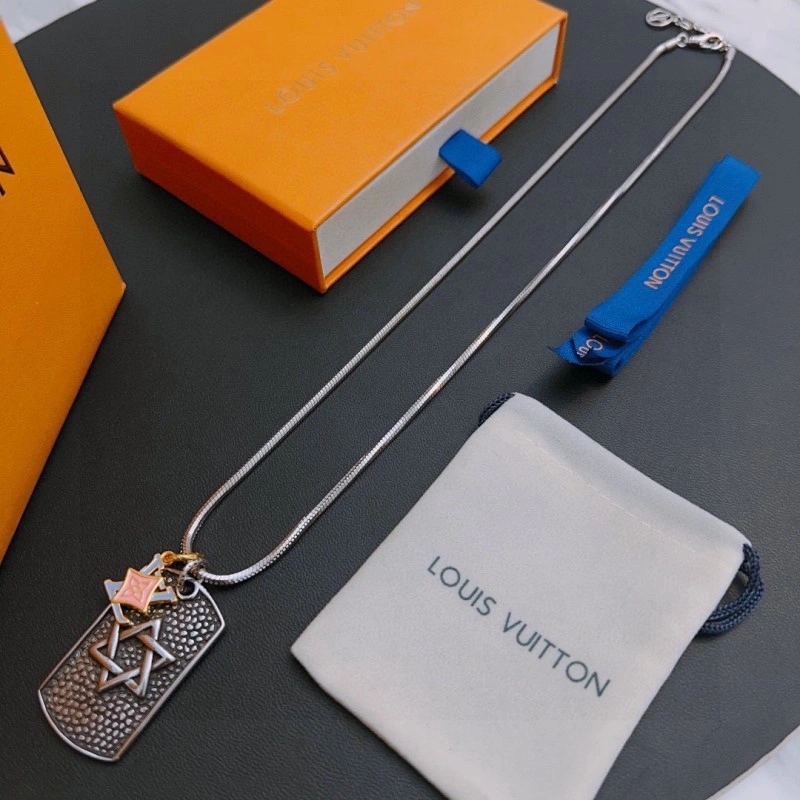 Louis Vuitton Necklaces Comfortable 247771