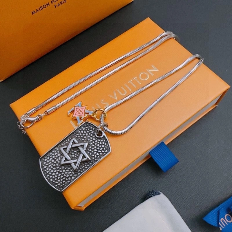 Louis Vuitton Necklaces Comfortable 247771