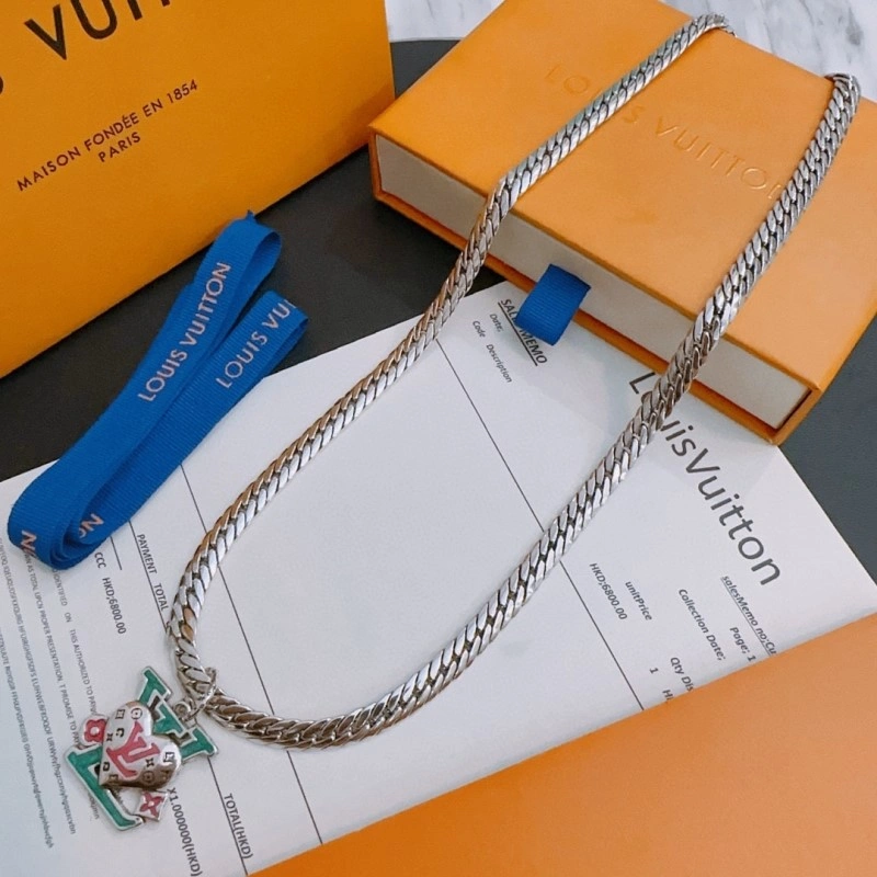 Louis Vuitton Necklaces Minimalist 247753