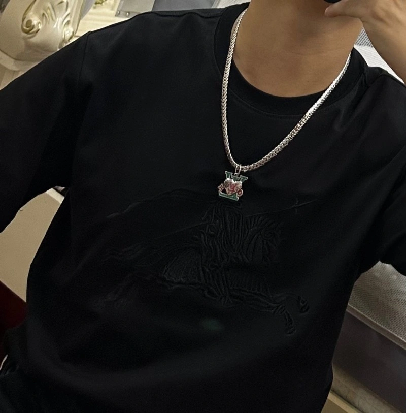 Louis Vuitton Necklaces Minimalist 247753