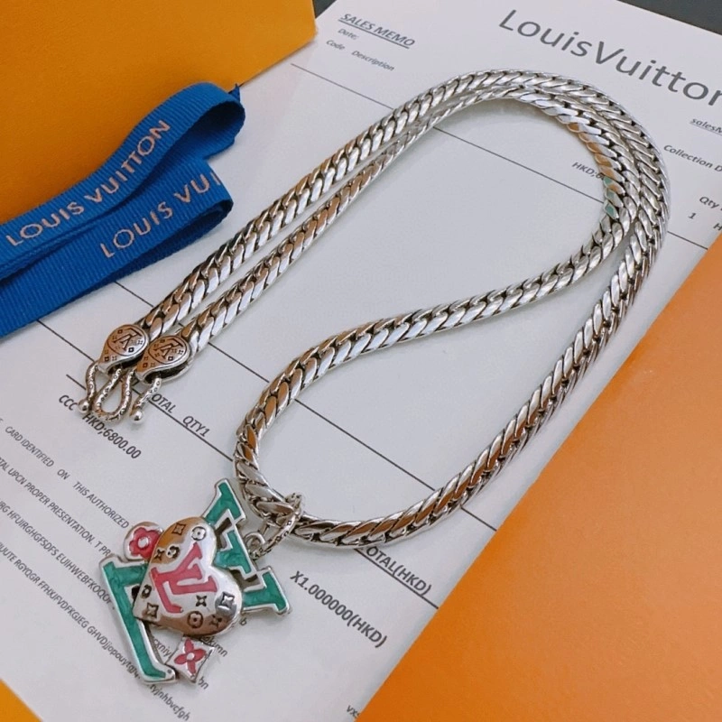 Louis Vuitton Necklaces Minimalist 247753