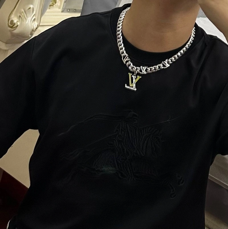 Louis Vuitton Necklaces OnTrend 247749
