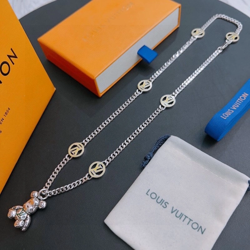 WeatherProof Louis Vuitton Necklaces 247748