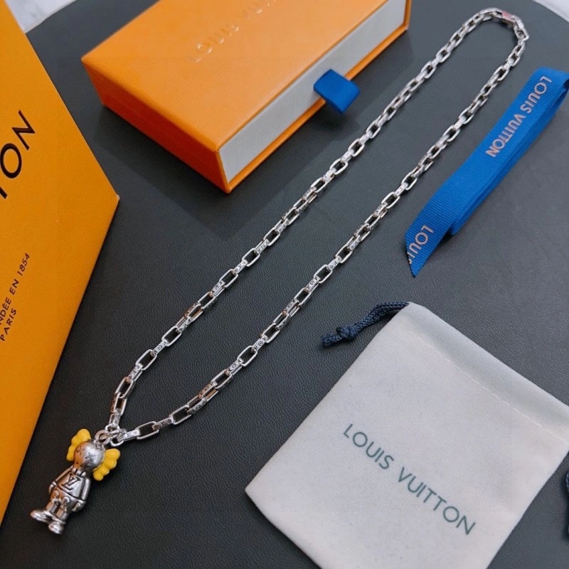 WrinkleFree Louis Vuitton Necklaces 247747