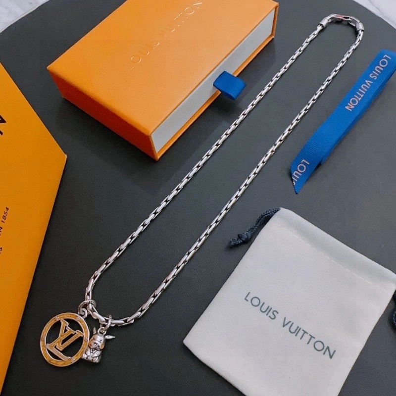 Louis Vuitton Necklaces DailyWear 247746