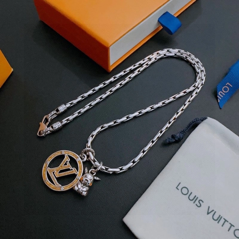 Louis Vuitton Necklaces DailyWear 247746