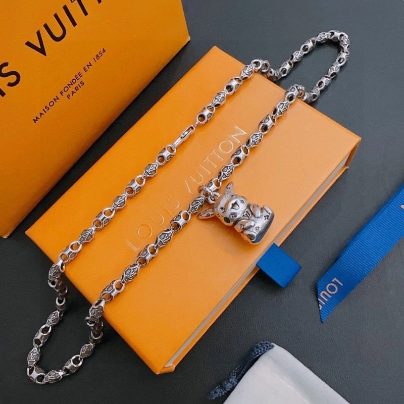 Casual Louis Vuitton Necklaces 247743