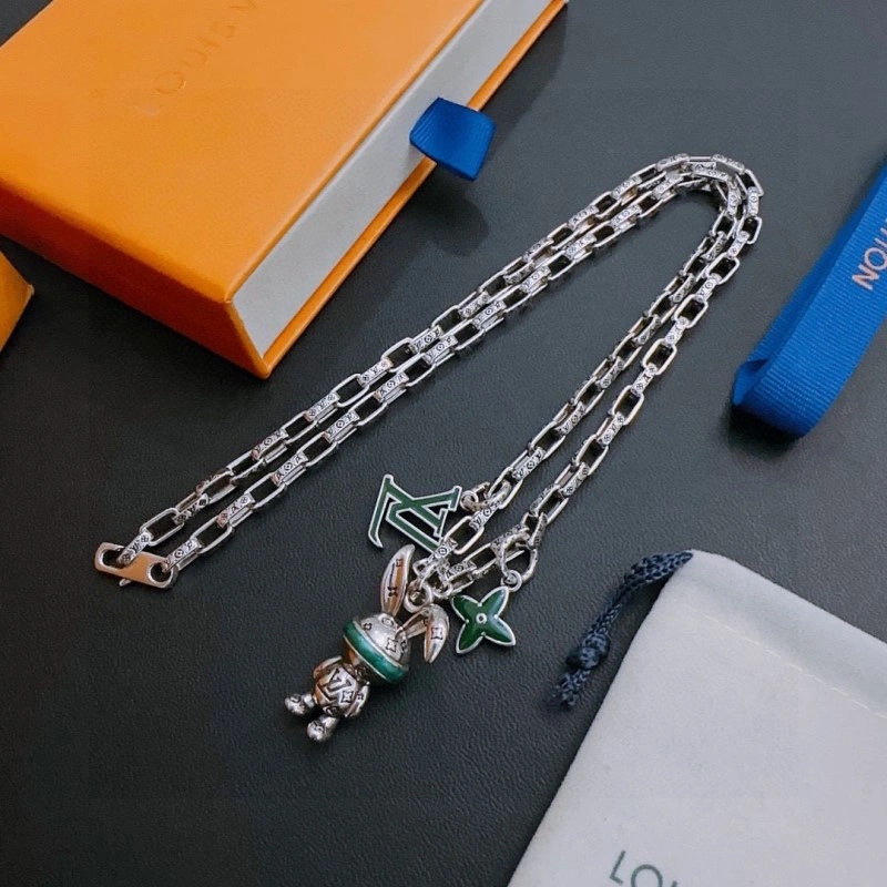 Louis Vuitton Necklaces Stylish 247742
