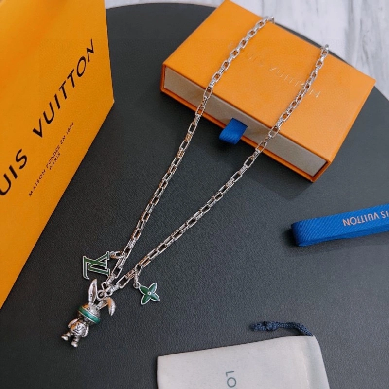 Louis Vuitton Necklaces Stylish 247742