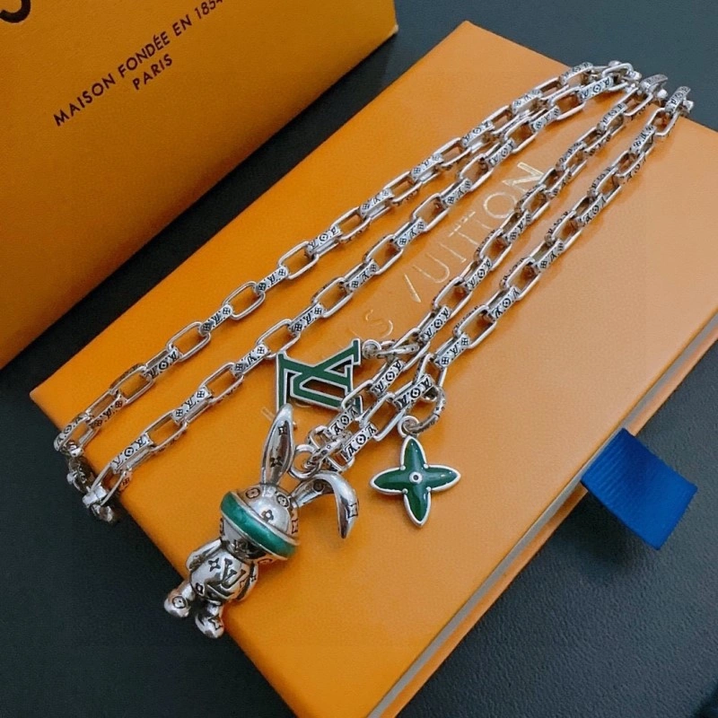 Louis Vuitton Necklaces Stylish 247742