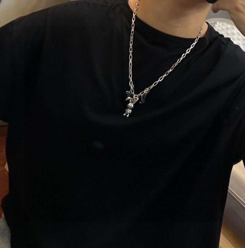 Louis Vuitton Necklaces Stylish 247742