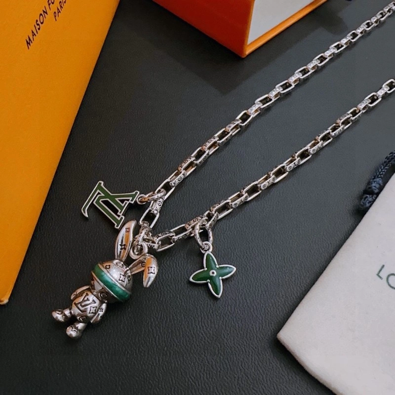 Louis Vuitton Necklaces Stylish 247742