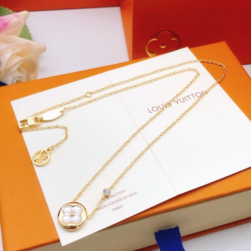 Chic Louis Vuitton Necklaces 247725