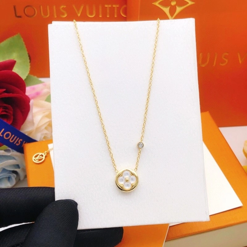 Chic Louis Vuitton Necklaces 247725