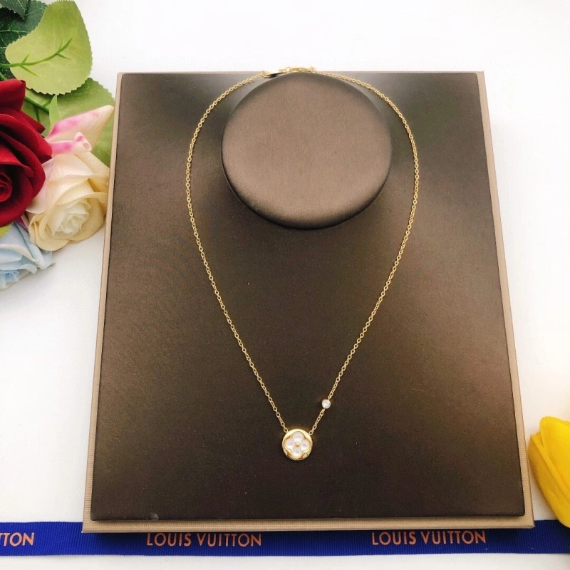 Chic Louis Vuitton Necklaces 247725
