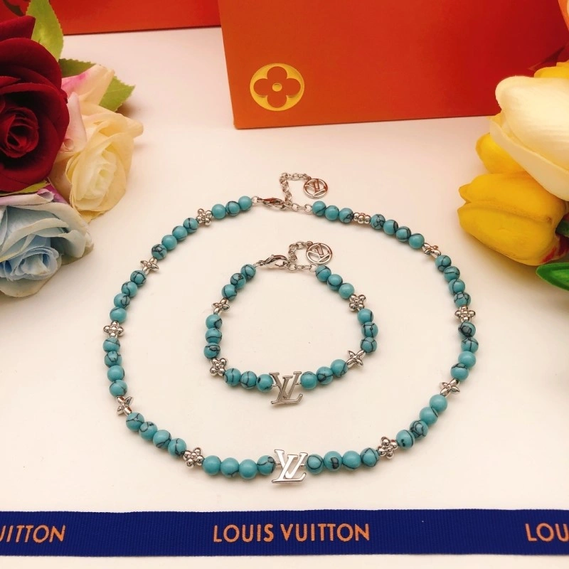 WrinkleFree Louis Vuitton Necklaces 247729
