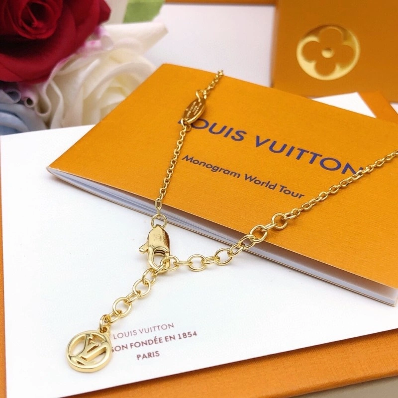 Vibrant Louis Vuitton Necklaces 247738