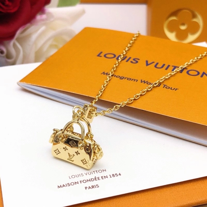 Vibrant Louis Vuitton Necklaces 247738