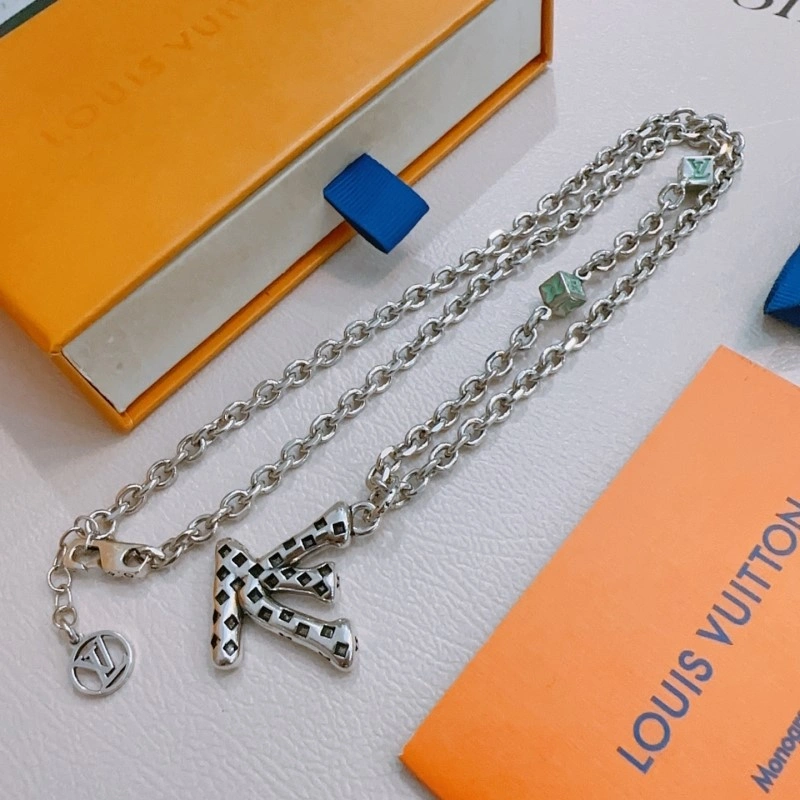ComfortFit Louis Vuitton Necklaces 247734