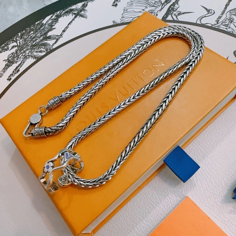 Effortless Louis Vuitton Necklaces 247737