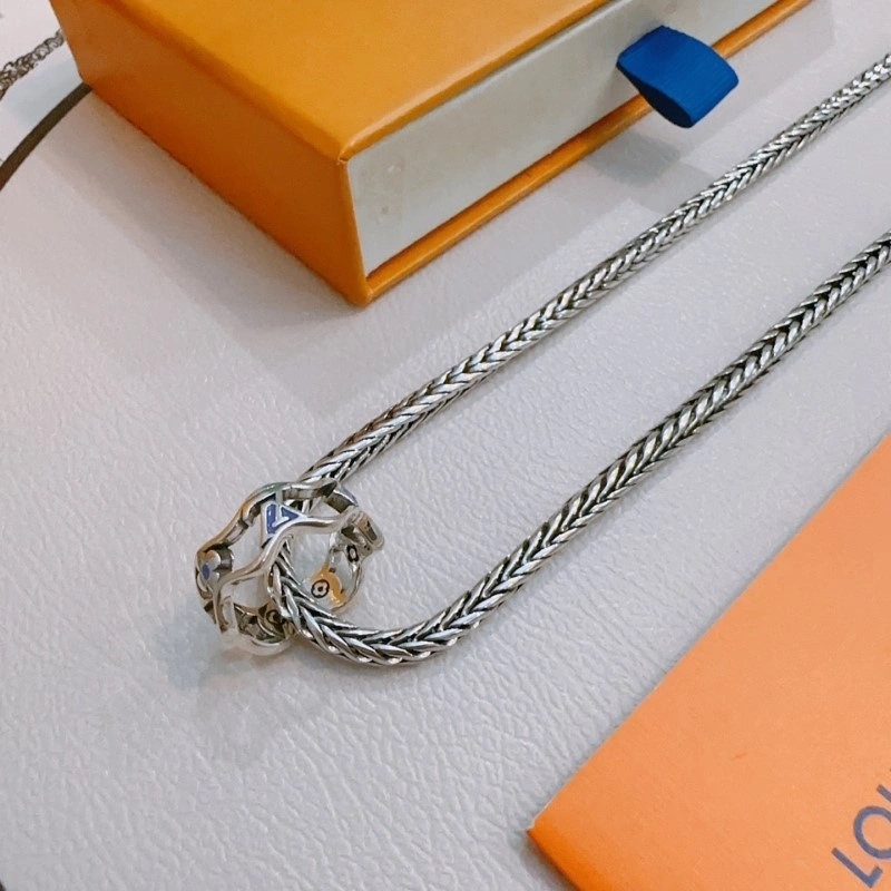 Effortless Louis Vuitton Necklaces 247737