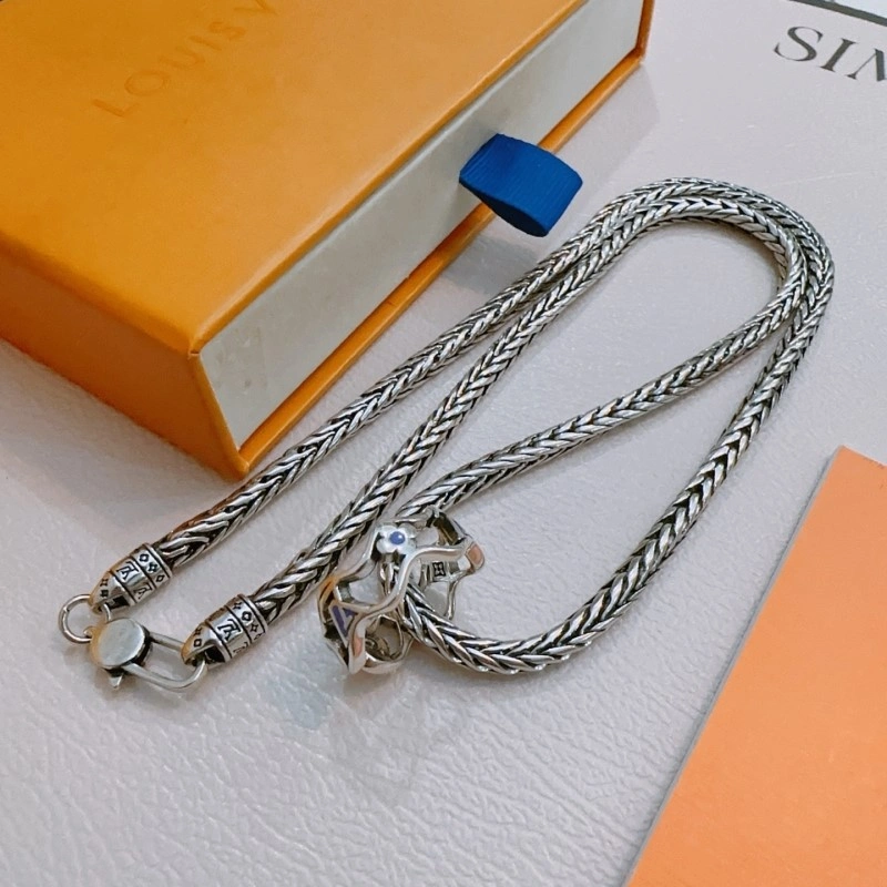 Effortless Louis Vuitton Necklaces 247737