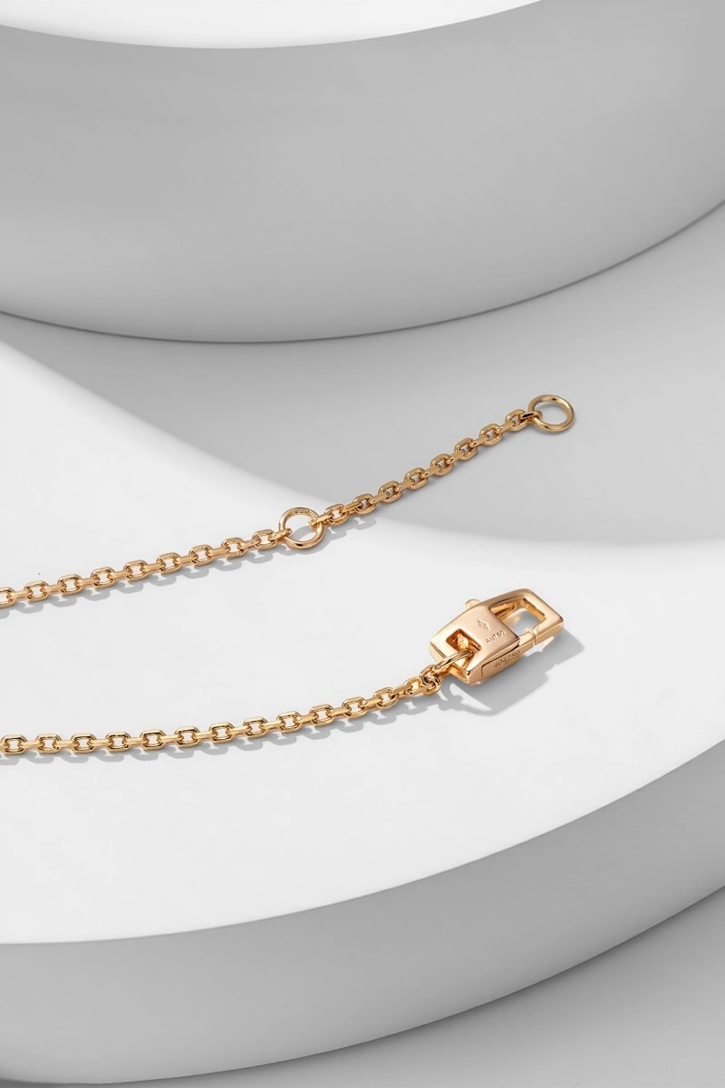 Louis Vuitton Necklaces Elegant 247715