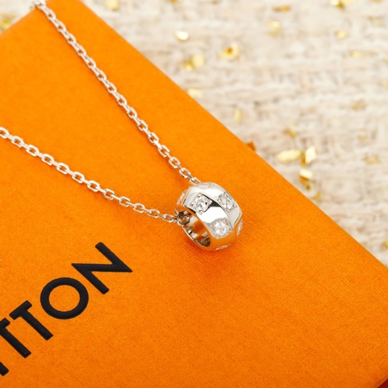 Louis Vuitton Necklaces Minimalist 247736