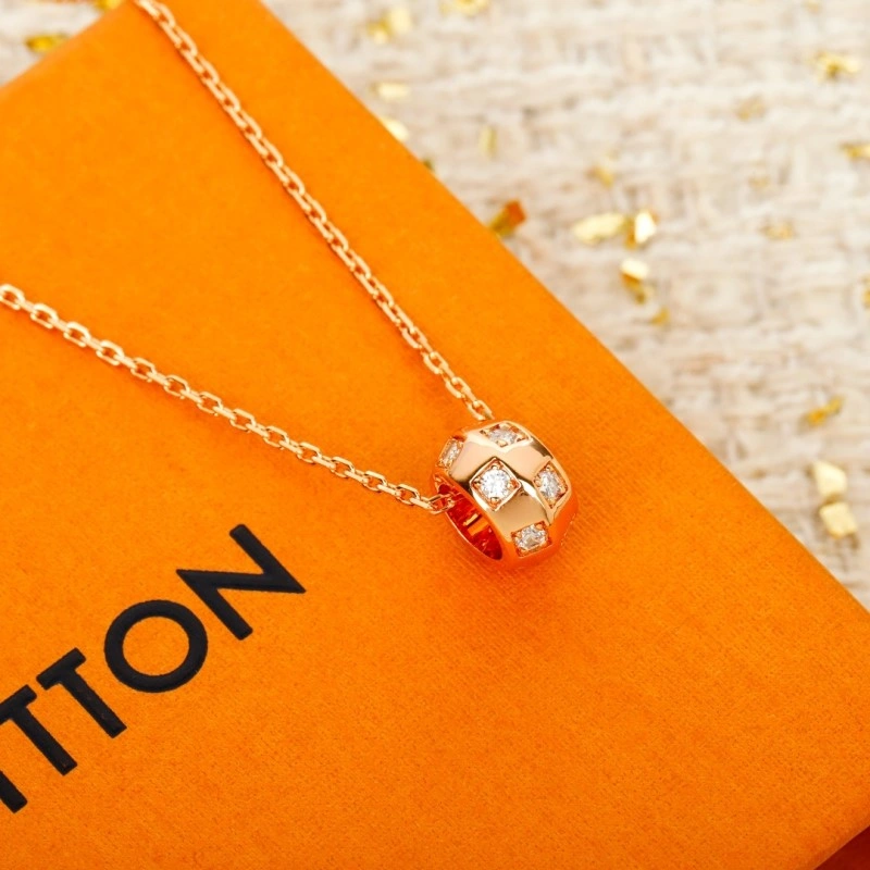 Louis Vuitton Necklaces Minimalist 247736
