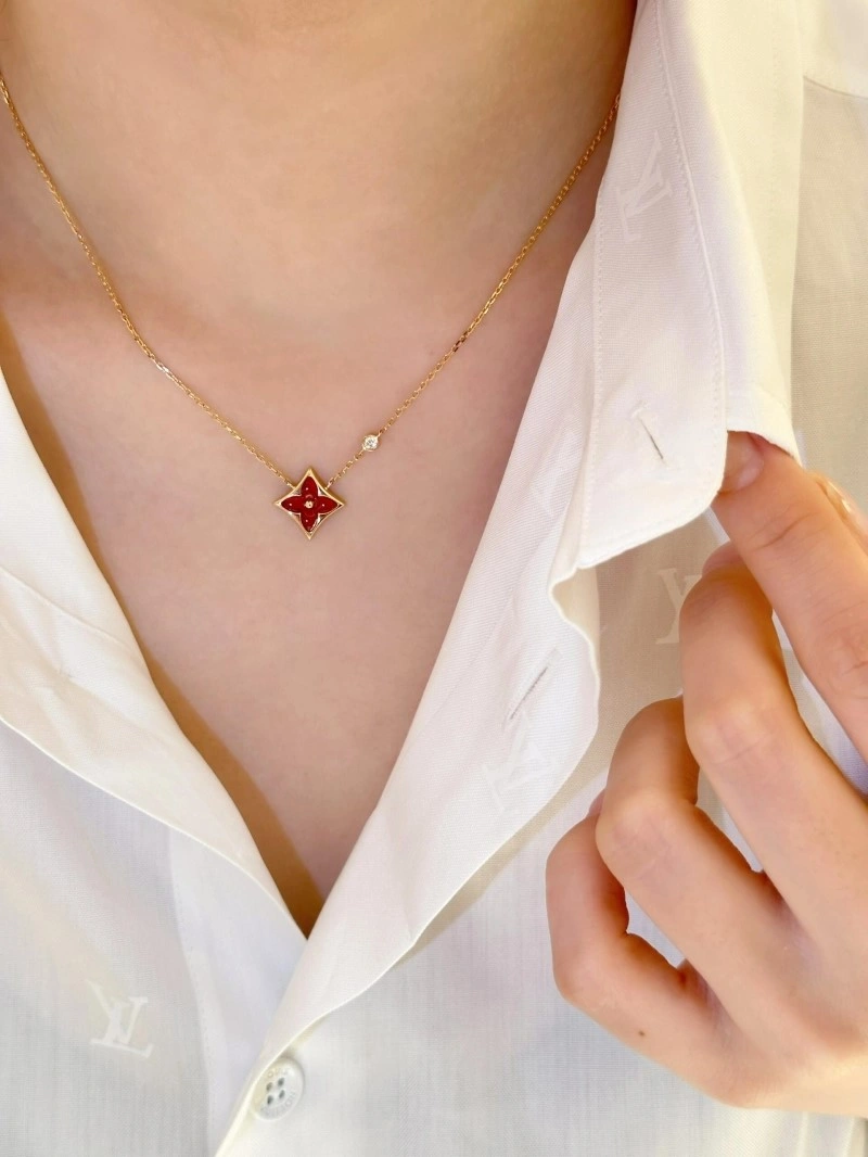 Seasonal Louis Vuitton Necklaces 247720