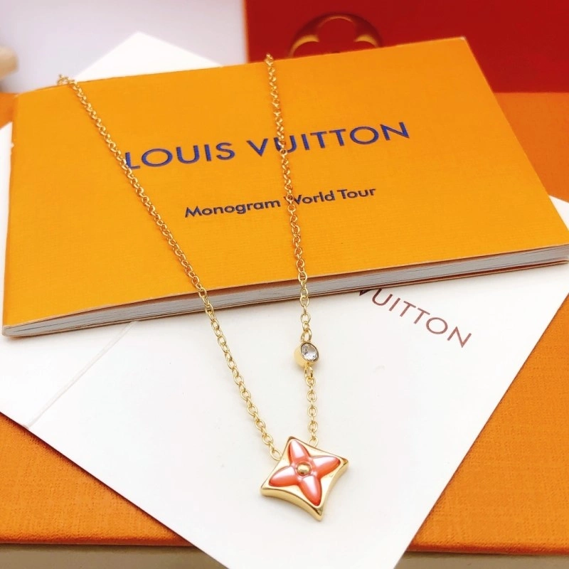 MoistureWicking Louis Vuitton Necklaces 247710