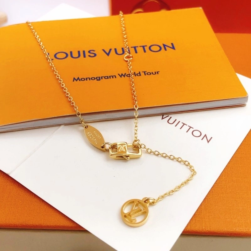 MoistureWicking Louis Vuitton Necklaces 247710