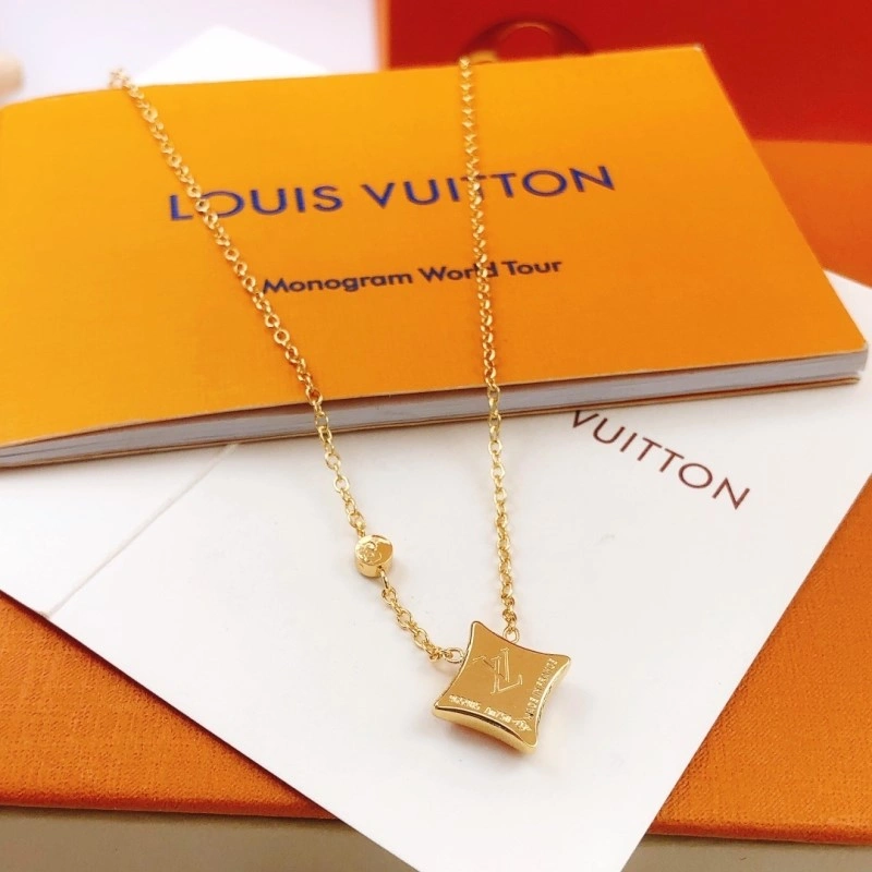 MoistureWicking Louis Vuitton Necklaces 247710