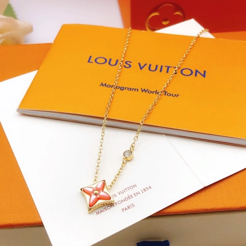 MoistureWicking Louis Vuitton Necklaces 247710