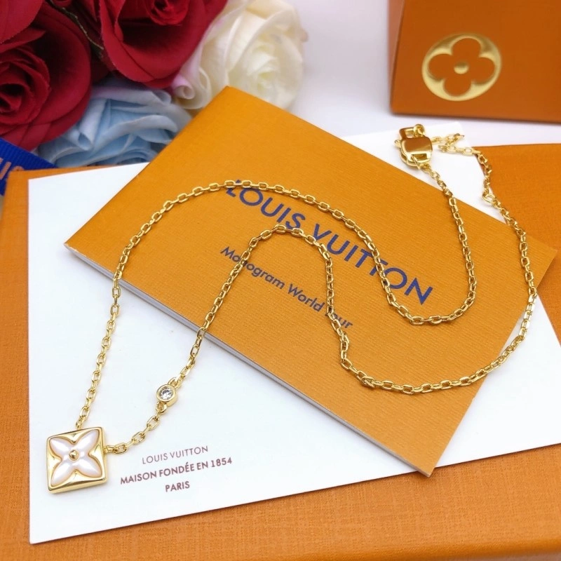 ZeroBulk Louis Vuitton Necklaces 247726