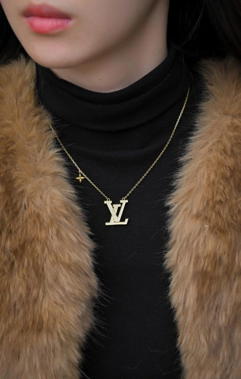 Louis Vuitton Necklaces WellDesigned 247724