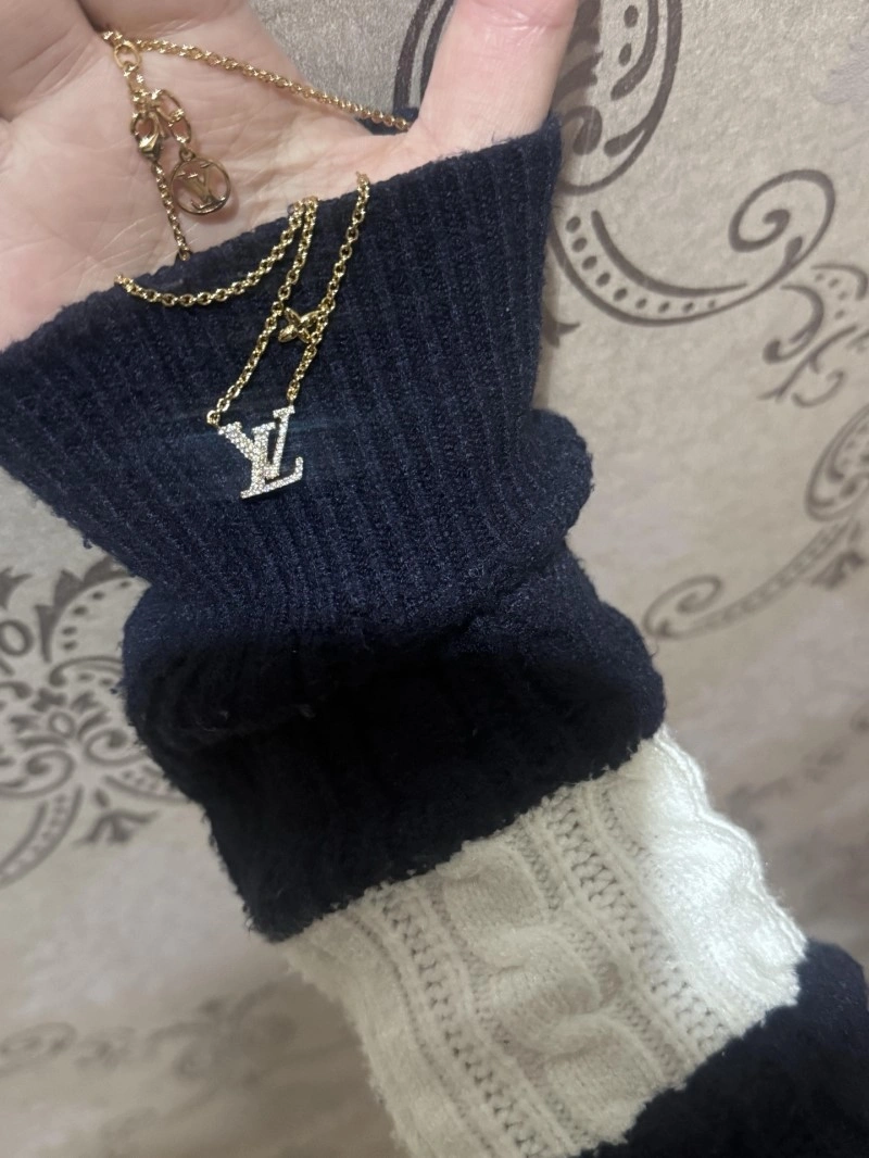 Louis Vuitton Necklaces WellDesigned 247724