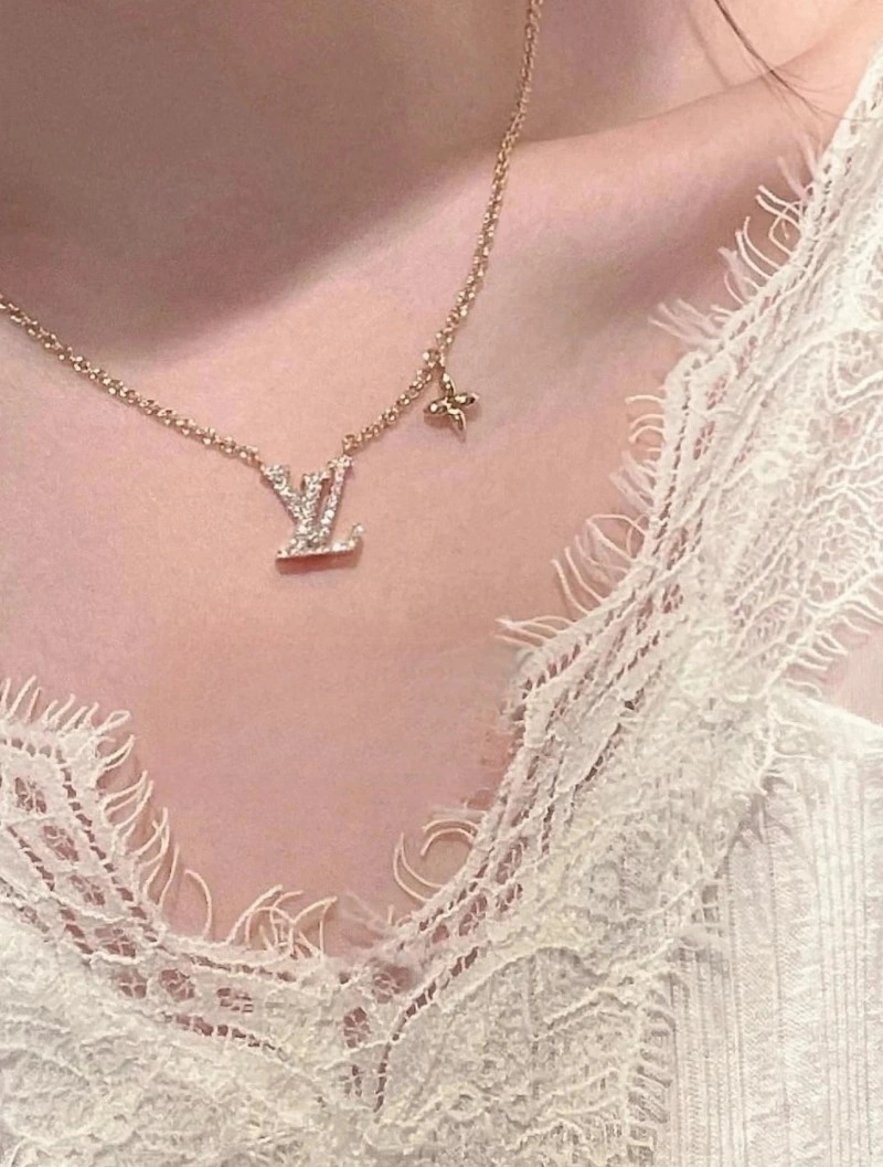 Louis Vuitton Necklaces WellDesigned 247724