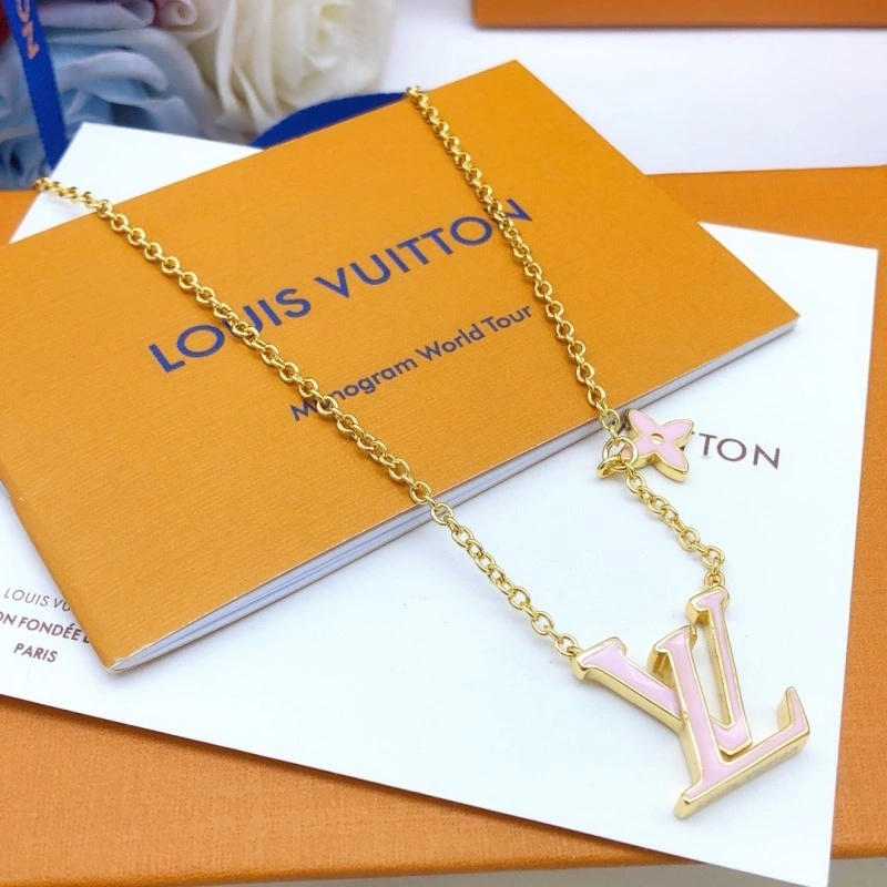 Functional Louis Vuitton Necklaces 247711