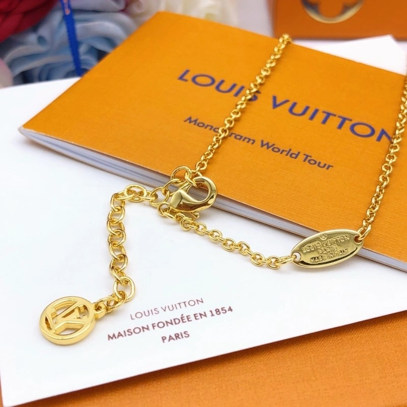 Functional Louis Vuitton Necklaces 247711