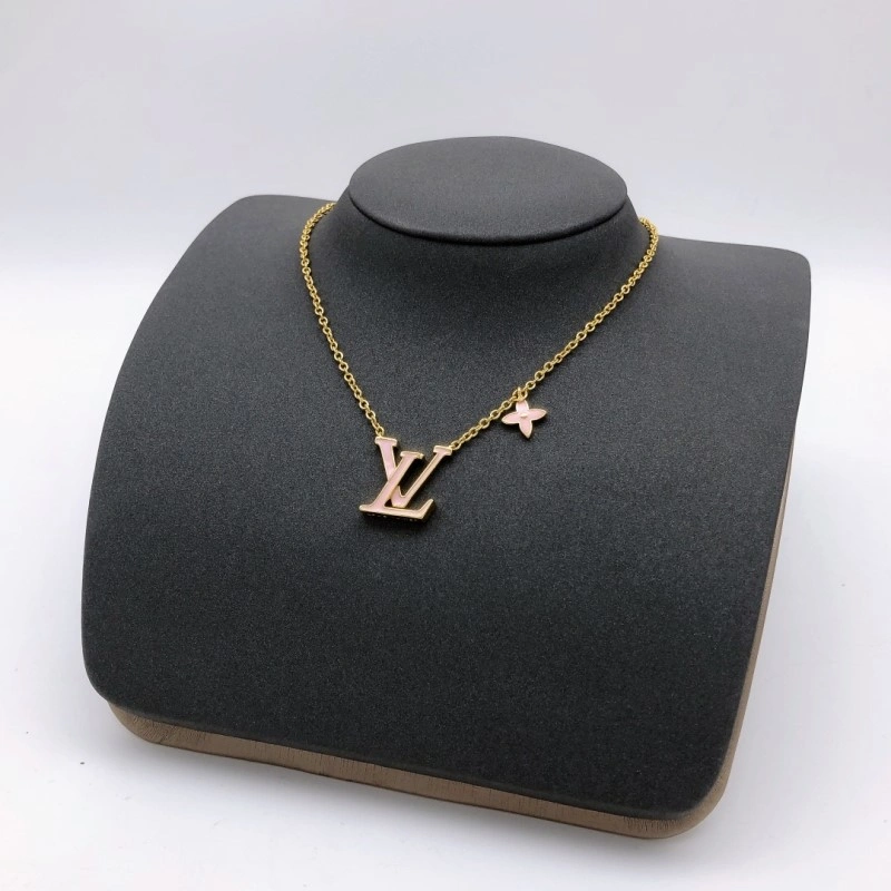 Functional Louis Vuitton Necklaces 247711